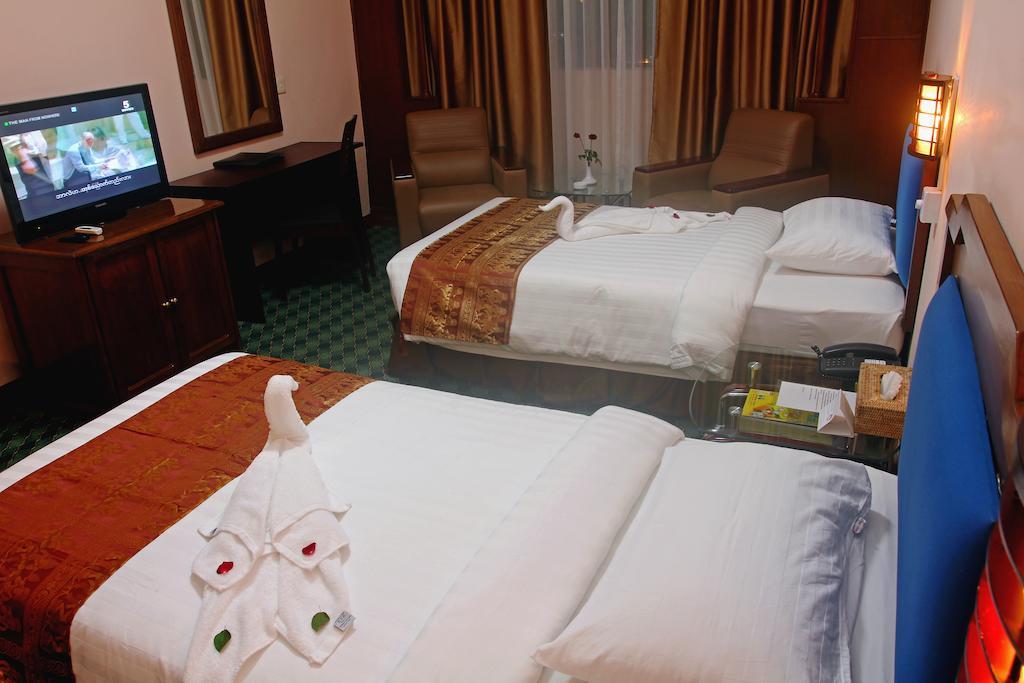 Asia Plaza Hotel Yangon Bagian luar foto