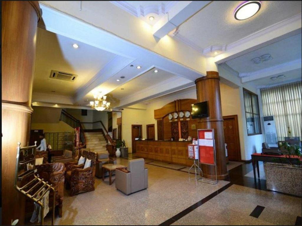 Asia Plaza Hotel Yangon Bagian luar foto