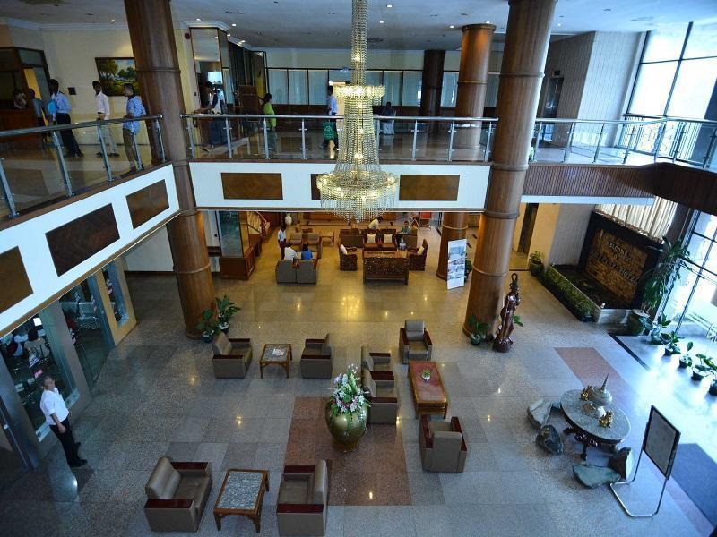 Asia Plaza Hotel Yangon Bagian luar foto