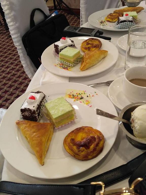 Asia Plaza Hotel Yangon Bagian luar foto