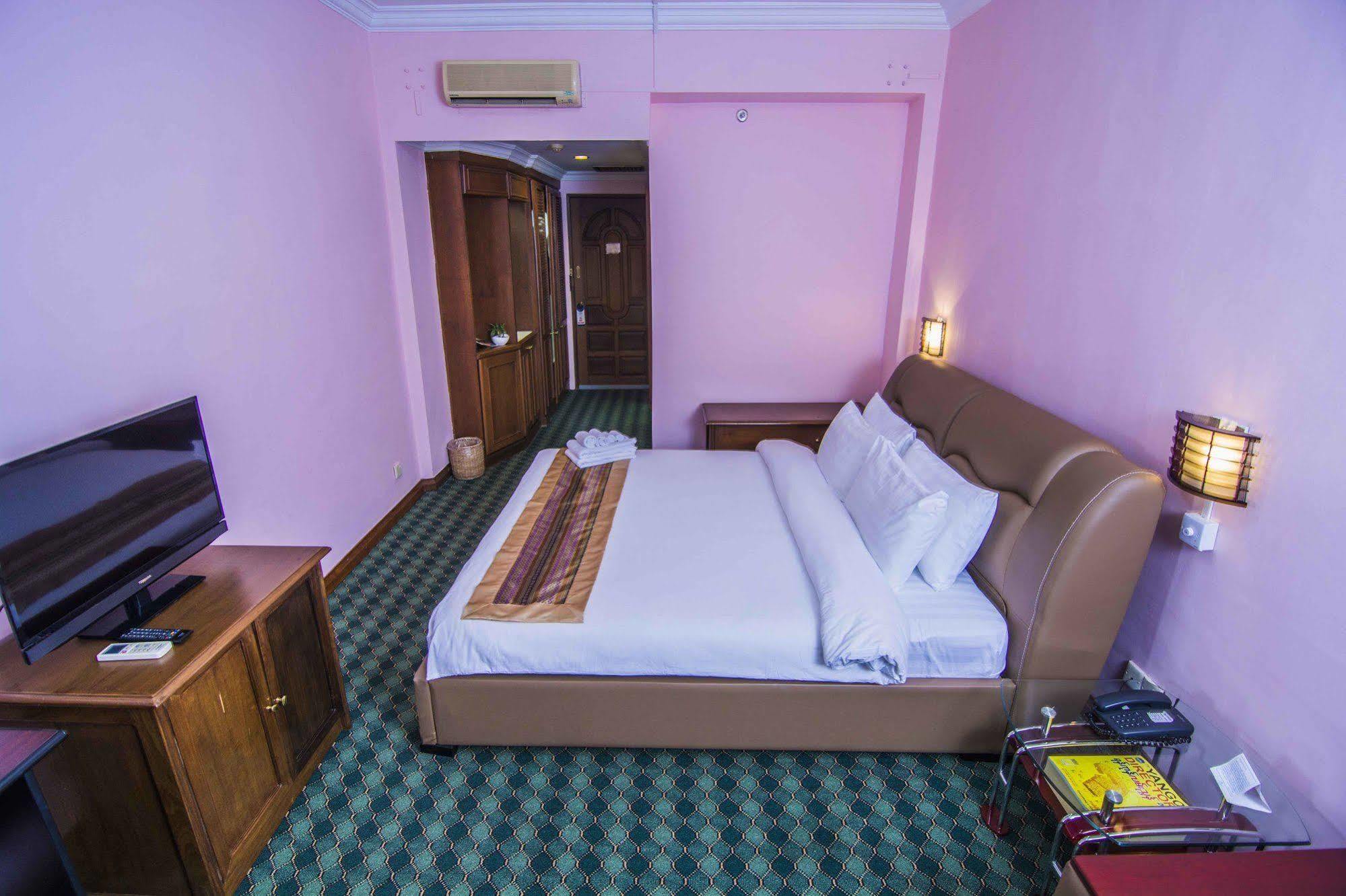 Asia Plaza Hotel Yangon Bagian luar foto