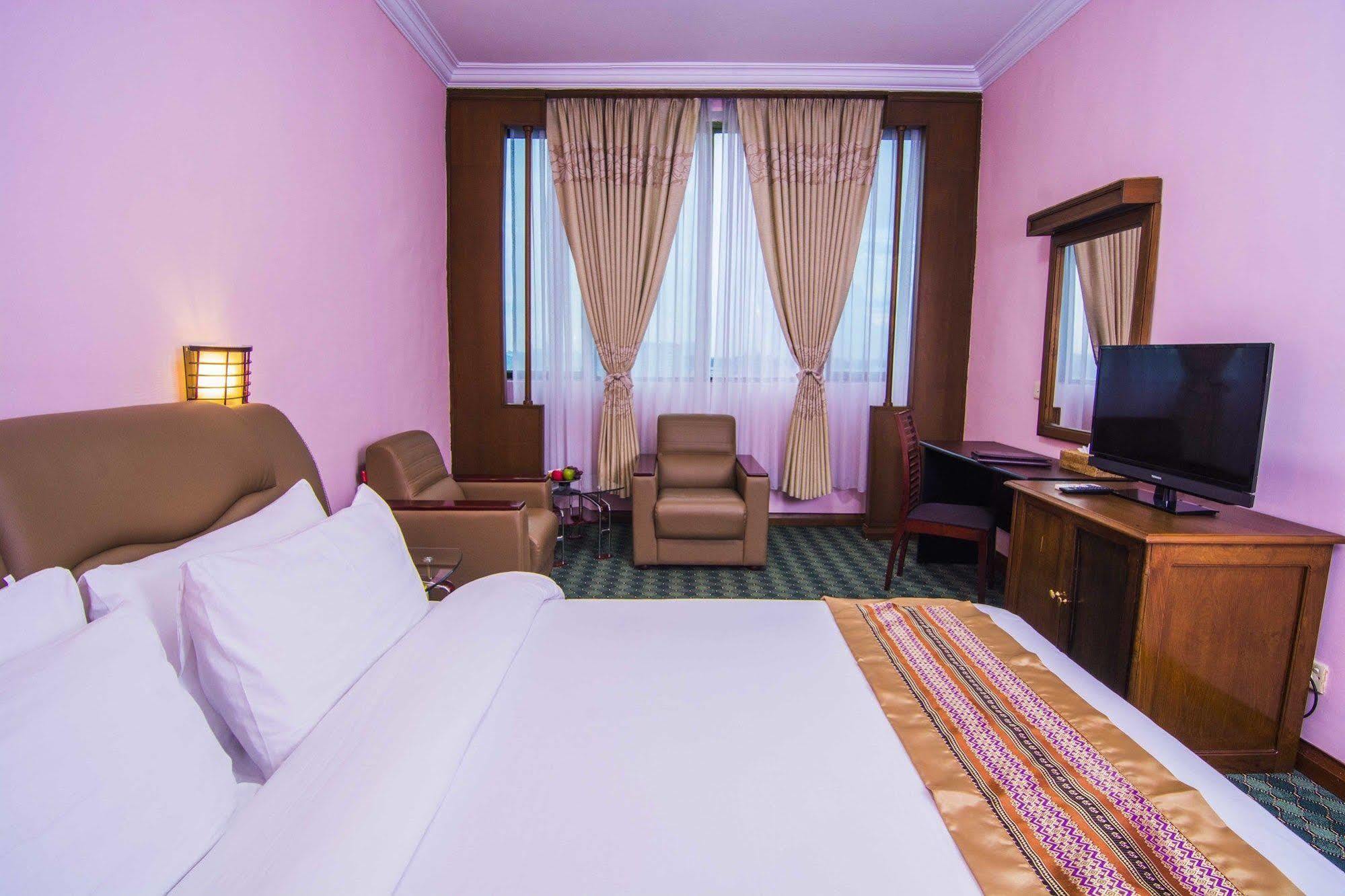 Asia Plaza Hotel Yangon Bagian luar foto