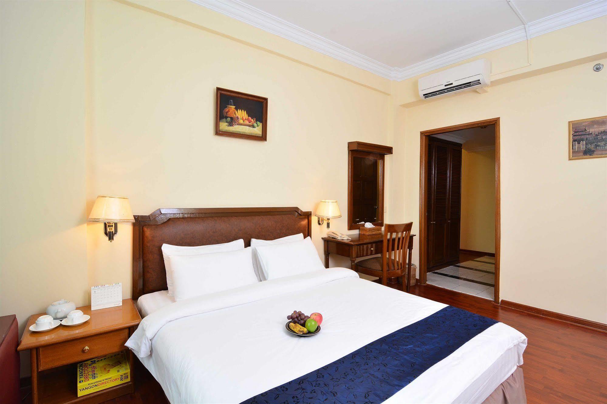 Asia Plaza Hotel Yangon Bagian luar foto