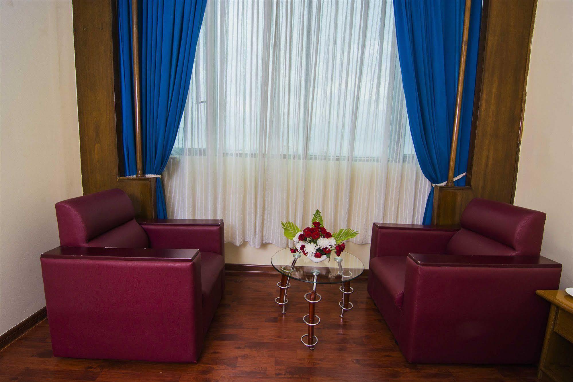 Asia Plaza Hotel Yangon Bagian luar foto